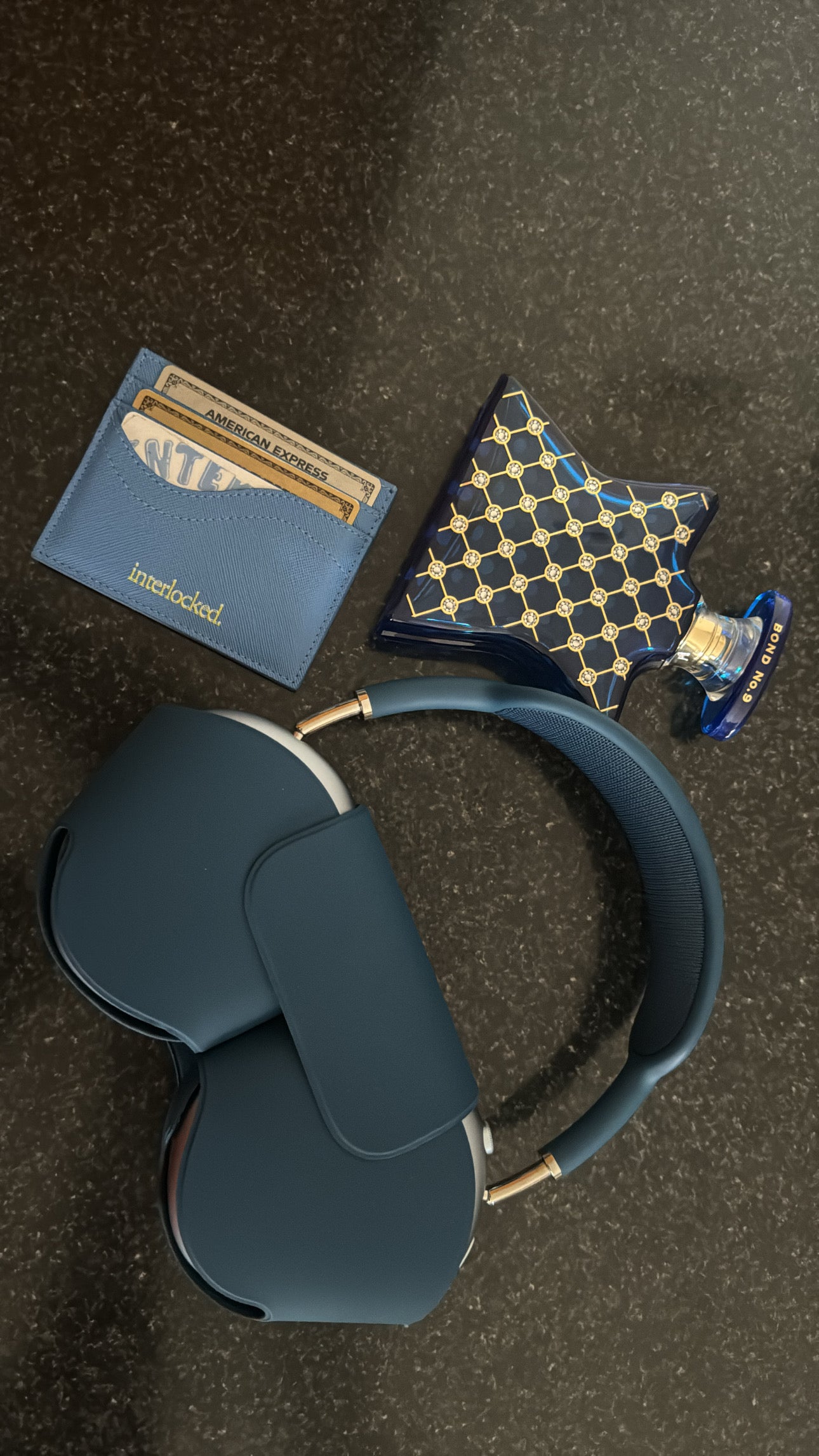 Interlocked Card Holder